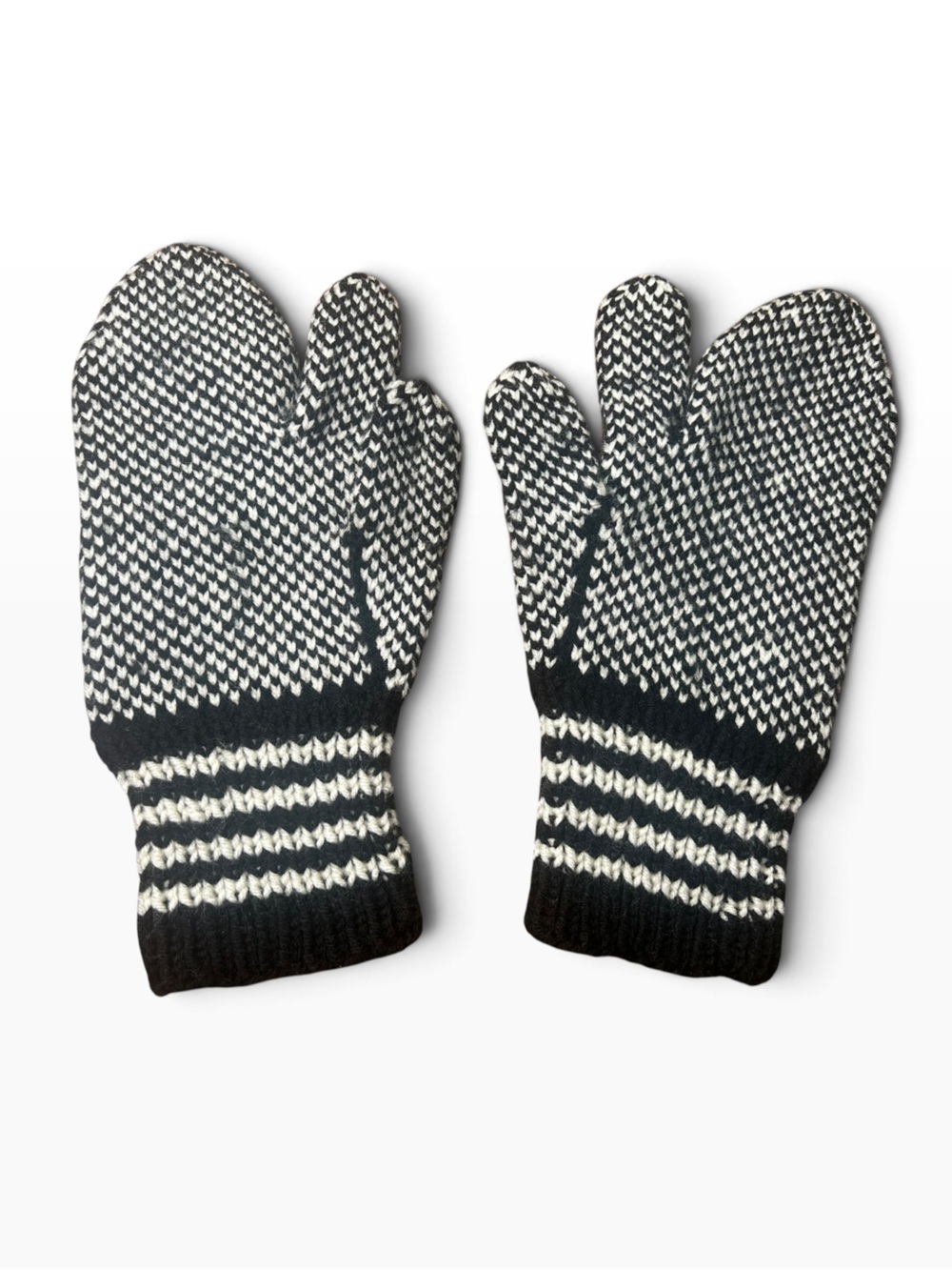 Black & Cream Knit Trigger Mittens
